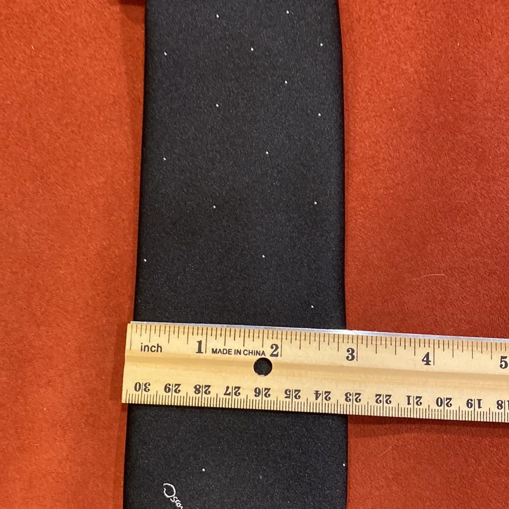 EUC Oscar de la Renta tie